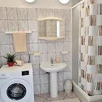 Mila A1&a2&3 Apartman *