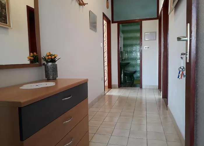 Mila A1a, A1b & A2 * Trogir