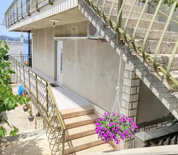 Apartman Mila A1a, A1b & A2 *