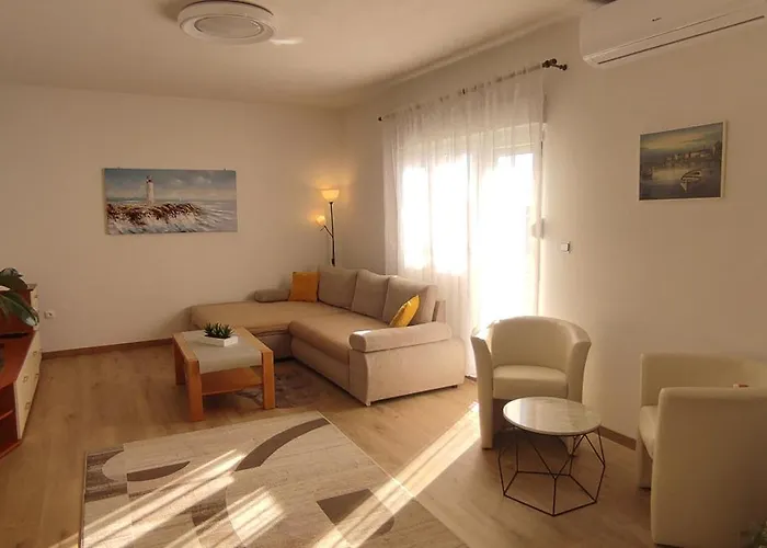 Mila A1a, A1b & A2 Apartman Trogir