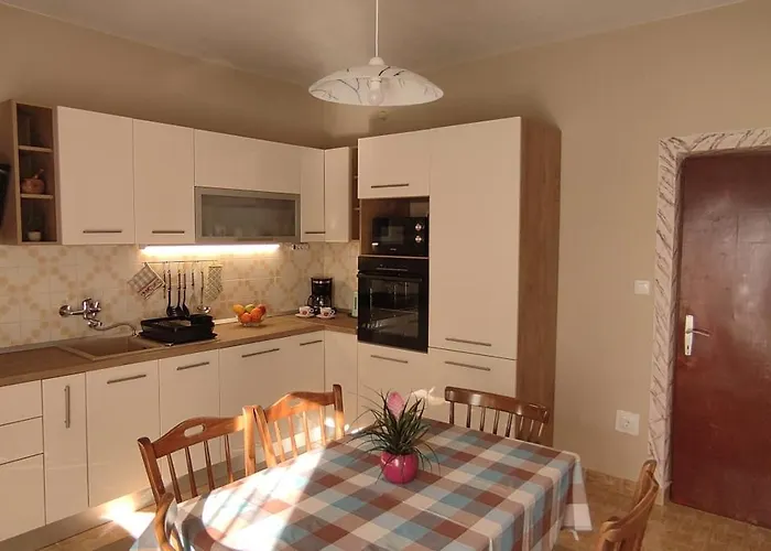 Mila A1a, A1b & A2 Trogir