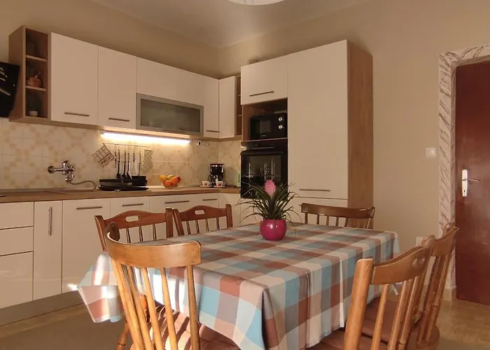 Mila A1a, A1b & A2 * Trogir