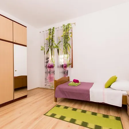 Mila A1&a2&3 Apartman Trogir