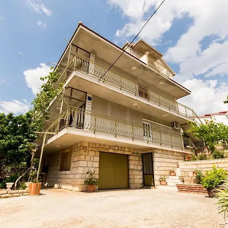 Mila A1&a2&3 Apartman