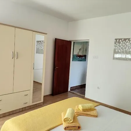 Mila A1&a2&3 Apartman Trogir