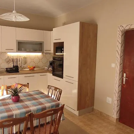 Apartman Mila A1&a2&3 *